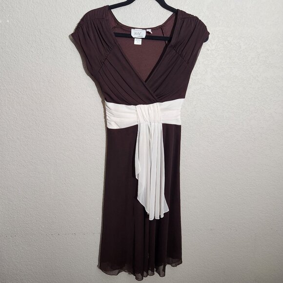 Jody California Dress Size 5/6  Brown White Cap Sleeve Pleated Bodice Chiffon Ov - Picture 1 of 13